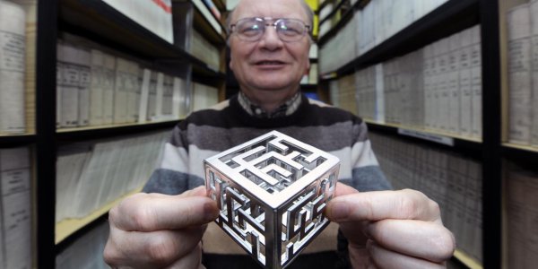 Turing Patterns At The Nanoscale