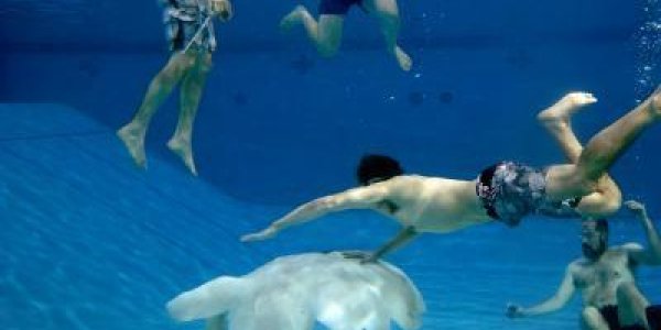 Future Tech: Robotic Jellyfish Patroling The Oceans