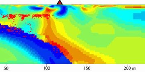 Electricity And Seismic Waves Give New View Of Mount Rainier's Volcanic Plumbing