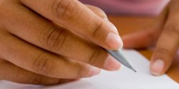 Being Left Or Right Handed May Not Have A Strong Genetic Factor