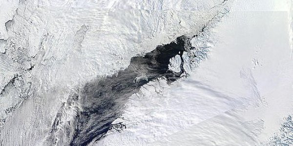 Arctic Ice March 2011