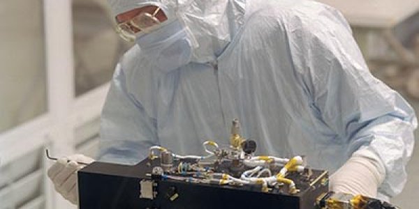 Alice Instrument's Ultraviolet Close-up Provides A Surprising Discovery About Comet 67P/Churyumov-Gerasimenko's Atmosphere