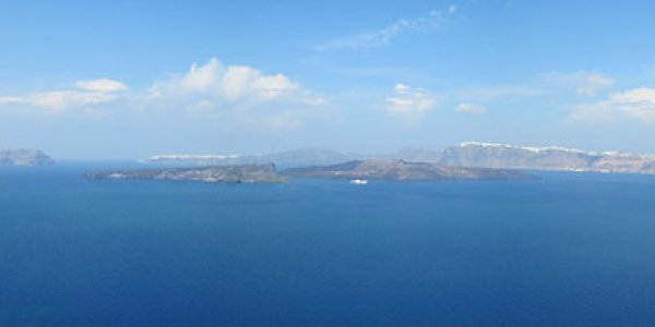 Santorini, An Explosive History Written In The Cliffs