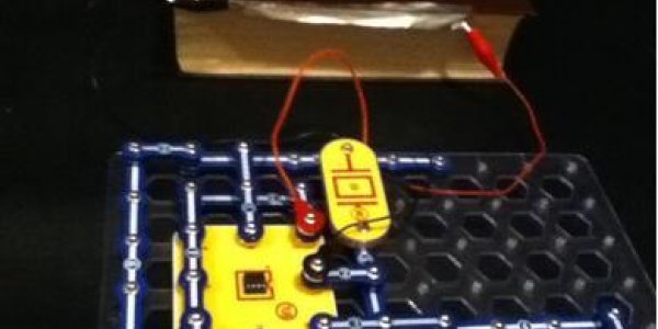 Snap Circuits Science: Create A Capacitor