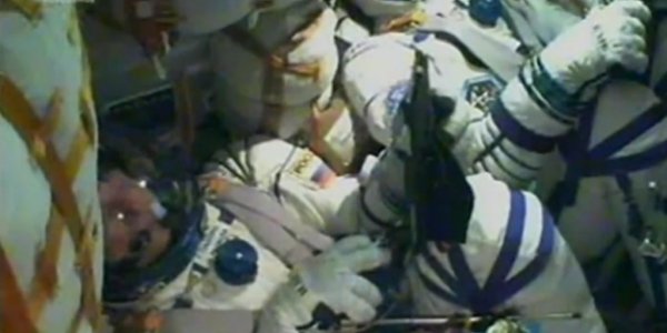 iPad used during Soyuz  launch. Why did I ever have to turn off my phone?