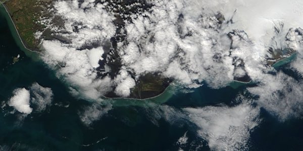 Is Eyjafjallajökull Playing Possum?