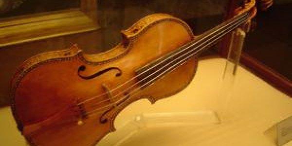 The Secret Of Stradivarius - Chemistry?