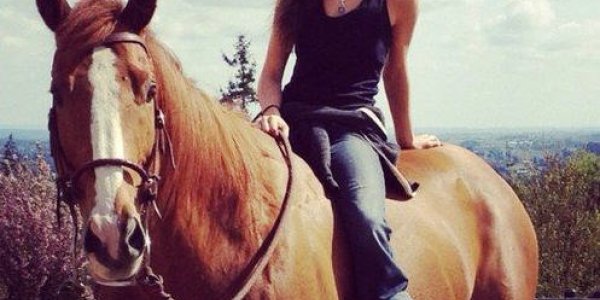 Do Men And Women Ride Horses Differently? Are Women More Sensitive To Them?