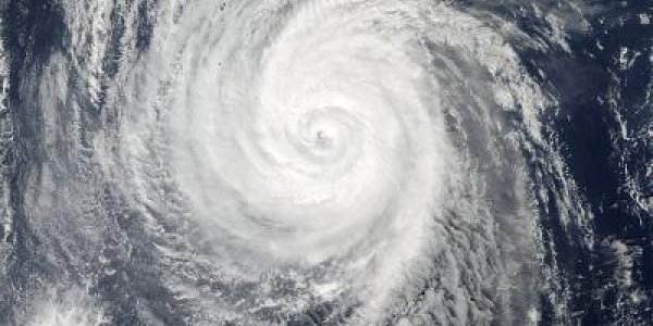 Typhoon Francisco Bears Down On Japan