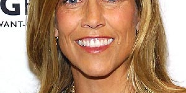 Science Of Sheryl Crow: Cell Phones Cause Cancer But Organic Food Prevents It
