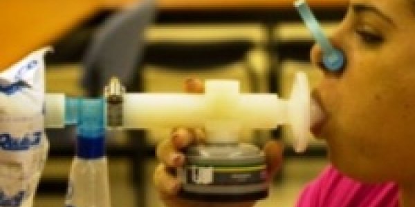 NaNose: Lung Cancer Gets A Breathalyzer Test